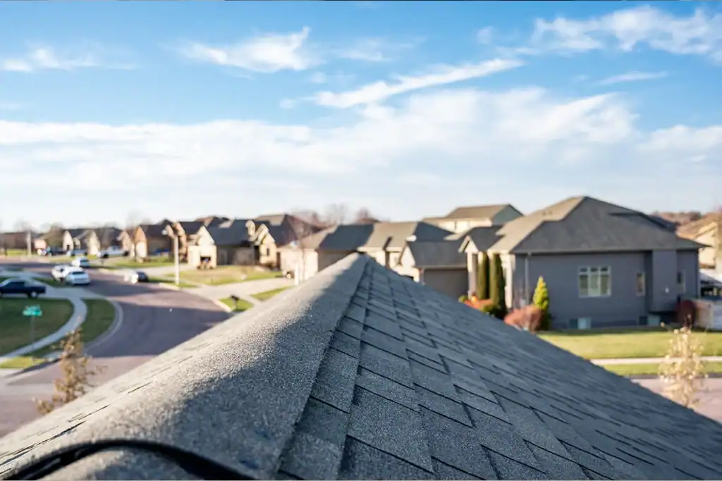 Asphalt shingle house roofing for troops
